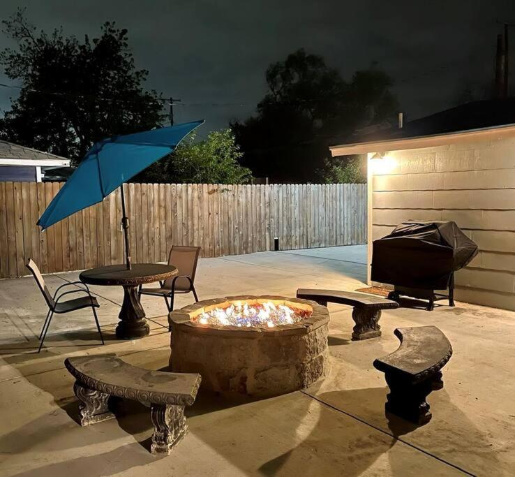 Cozy Haus Relaxing 'Home Base' Wifi Location Close To Town And Rivers, Schlitterbahn, Gruene Нью-Браунфелс Екстер'єр фото